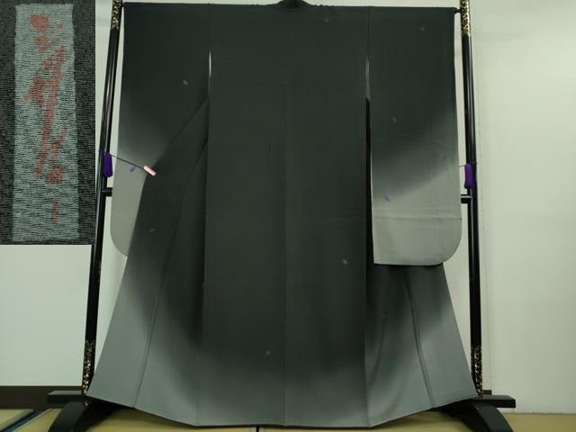 平和屋着物●極上 世界的人形師 辻村寿三郎 ジュサブロー 振袖 舞桜 羊羹色地 暈し染め 鬼しぼ縮緬 逸品 DZAA7367kh5