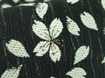平和屋着物●極上　六通柄袋帯　唐織　舞桜　黒地　金糸　逸品　DZAA7428kh5