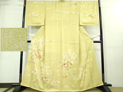平和屋本店■極上　創業460年・千總　訪問着　駒刺繍　貝桶檜扇花松文　淡黄色地　金彩　逸品　未使用　DZAA7652kh5