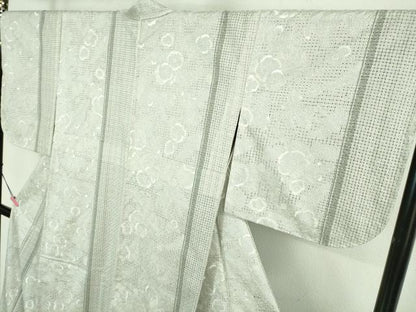平和屋本店■極上　中国三大刺繍　スワトウ刺繍　総刺繍　本場大島紬　白大島　大島紬巨匠　尾峨佐　縞格子　証紙付き　逸品　DZAA7686kh5