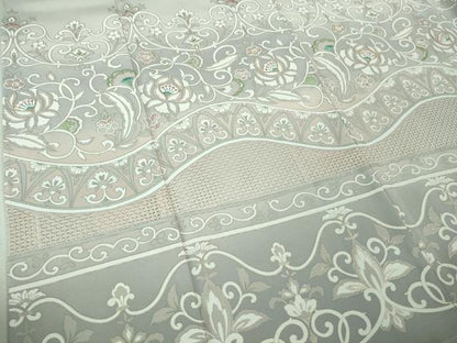 平和屋本店●極上　世界的友禅作家　千地泰弘　訪問着　刺繍　花唐草文　白鼠色地　暈し染め　金銀糸　逸品　DZAA7808kh6
