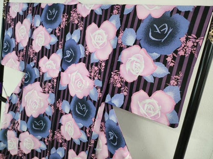 平和屋着物∴極上 夏物 小紋・浴衣兼用 薔薇 バラ 縞 黒地 銀彩 逸品 和風館 セオアルファ 洗える着物 DZAA7888kh5