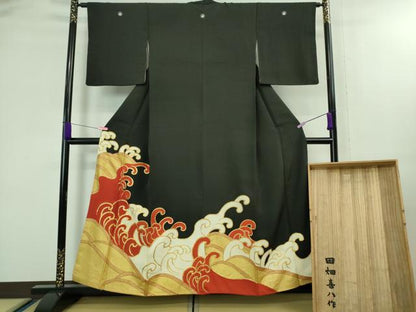 平和屋本店■極上　セミアンティーク　人間国宝　五代　田畑喜八　黒留袖　駒刺繍　波涛　金彩　共箱付き　逸品　DZAA7914kh5