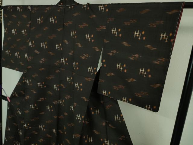 平和屋着物■極上　国指定重要無形文化財　本場久米島紬　手織　逸品　未使用　DZAA7933kh5
