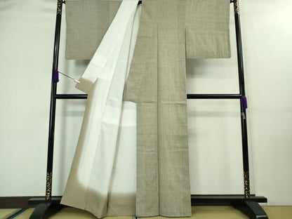 平和屋本店■極上　本場結城紬　重要無形文化財　奥順謹製　80亀甲　古都の格子戸　証紙・鑑定証付き　逸品　DZAA7939kh5