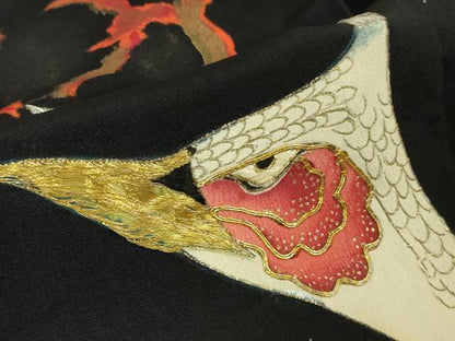平和屋本店●極上　アンティーク　大正ロマン　振袖　刺繍　孔雀　松　黒地　金彩　逸品　DZAA7948kh5