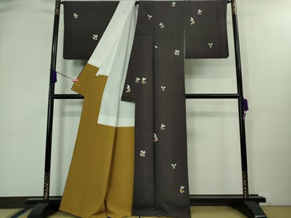 平和屋着物●極上　十日町 名門青柳謹製　赤城紬　草木染　絞り　兎　うさぎ　似せ紫色地　逸品　DZAA8101kh5