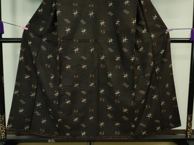 平和屋着物●極上　国指定重要無形文化財　本場久米島紬　手織　逸品　未使用　DZAA8121kh5