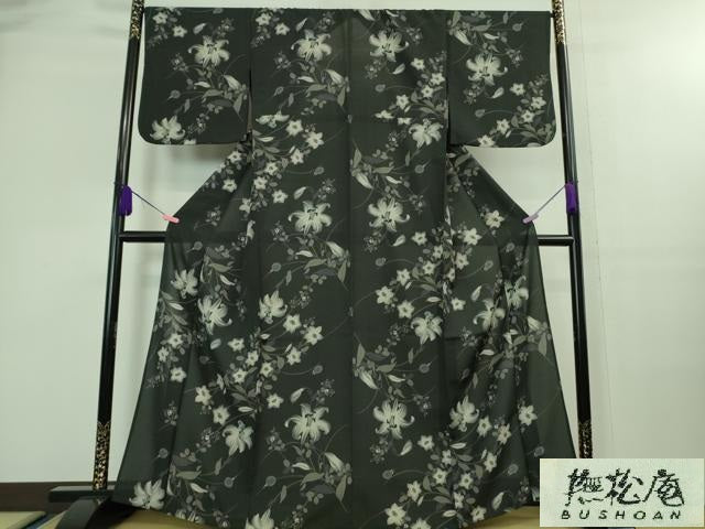平和屋着物■極上　夏物　撫松庵　小紋・浴衣兼用　セオアルファ　紅梅織　百合　桔梗　黒地　洗える着物　逸品　DZAA8142kh5