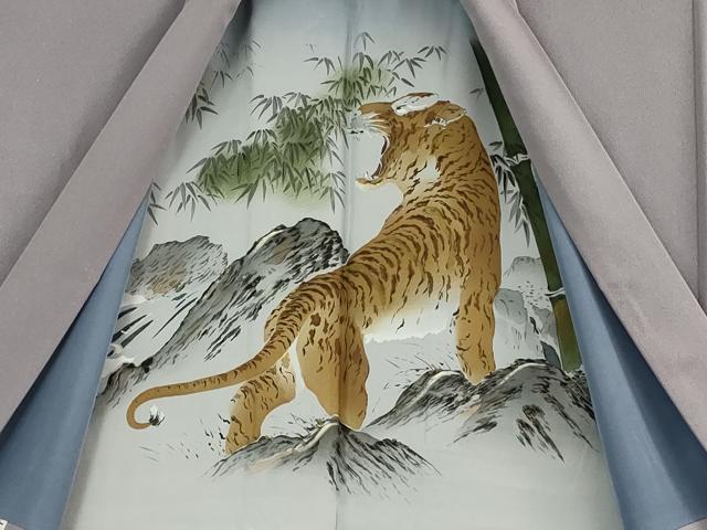 平和屋本店■極上 男性 国際的伝統工芸作家 十二代 藤林徳扇 苑寿 色無地 アンサンブル 羽裏:虎 藤紫色 銀通し地 羽織紐付 逸品DZAA8215kh5