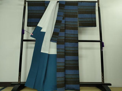 平和屋着物●極上 本場結城紬 重要無形文化財 80亀甲 吉祥横段文 逸品 DZAA8233kh5