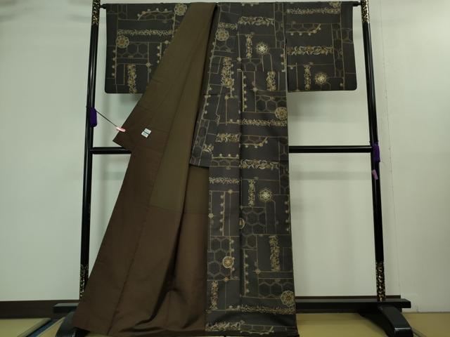 平和屋本店■極上　中国三大刺繍　スワトウ刺繍　汕頭刺繍　刺し子　総刺繍　本場大島紬　正倉院花唐草文　黒紅色地　逸品　DZAA8400kh5