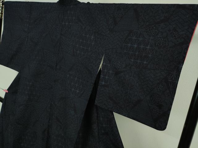 平和屋着物●極上　本場結城紬　重要無形文化財　100亀甲　名物裂　切嵌　濃紺地　証紙付き　逸品　DZAA8424kh5