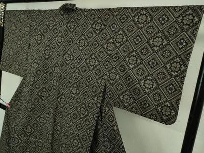 平和屋着物■希少　本場大島紬　龍郷絣　武島トヨ子作　証紙付き　逸品　未使用　DZAA8483kh5