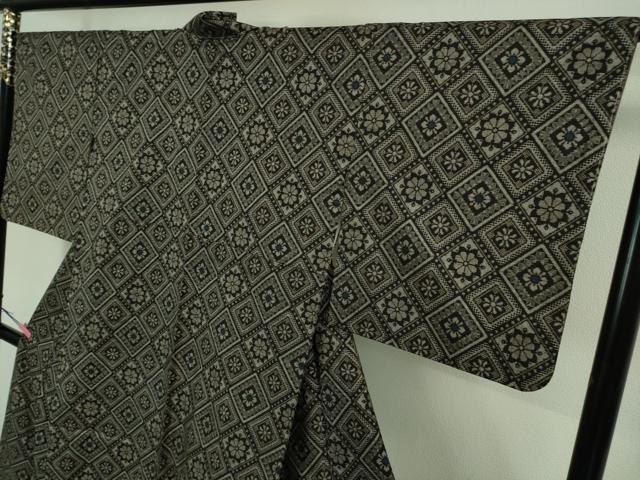 平和屋着物■希少　本場大島紬　龍郷絣　武島トヨ子作　証紙付き　逸品　未使用　DZAA8483kh5