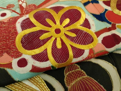 平和屋本店●極上　アンティーク　大正ロマン　振袖　お引きずり・お引き摺り　駒刺繍　御所車檜扇松文　黒地　金彩　逸品　DZAA8510kh5