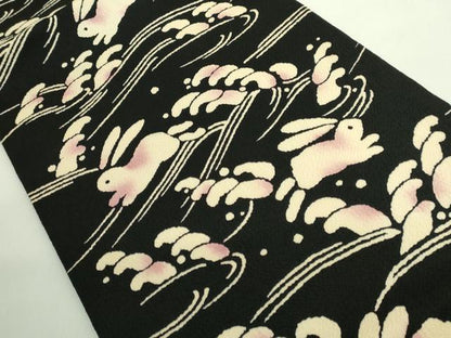 平和屋着物■極上　九寸開き名古屋帯　立波に兎　黒地　鬼しぼ縮緬　逸品　DZAA8605kh5