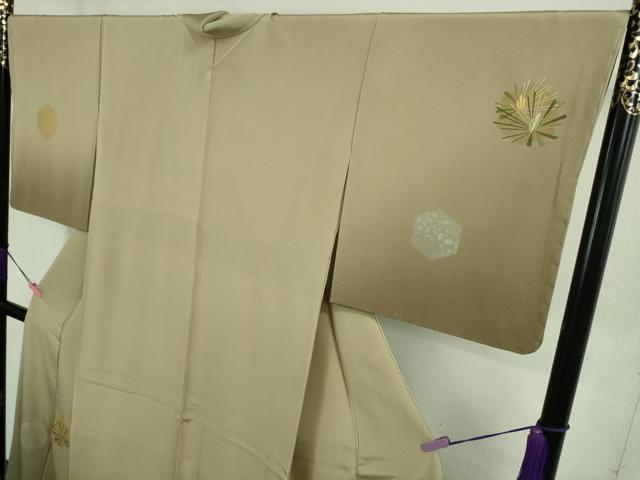 平和屋本店■極上　人間国宝　福田喜三郎　訪問着　刺繍　亀甲松葉文　枯色地　暈し染め　金銀彩　逸品　未使用　DZAA8689kh5