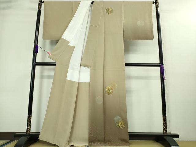 平和屋本店■極上　人間国宝　福田喜三郎　訪問着　刺繍　亀甲松葉文　枯色地　暈し染め　金銀彩　逸品　未使用　DZAA8689kh5