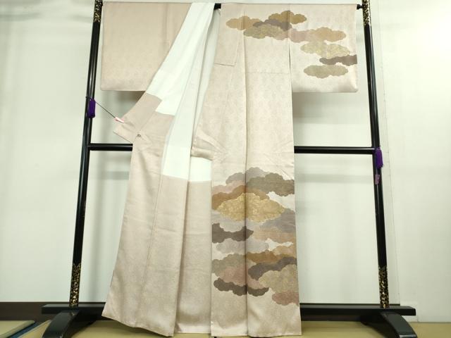 平和屋本店■極上　皇室献上作家　藤井寛　訪問着　駒刺繍　雲重ね　薄柿色地　金彩　さが美扱い　逸品　DZAA8856kh5