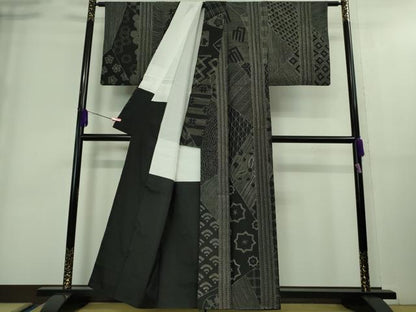 平和屋本店■極上　本場大島紬　刺し子　総刺繍　切嵌　名物裂　黒地　逸品　DZAA8938kh5