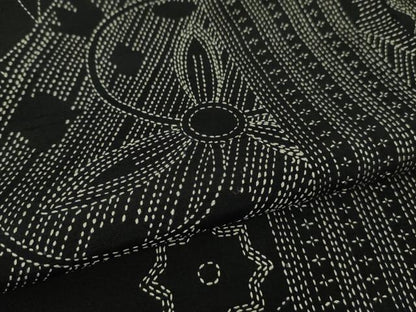 平和屋本店■極上　本場大島紬　刺し子　総刺繍　切嵌　名物裂　黒地　逸品　DZAA8938kh5