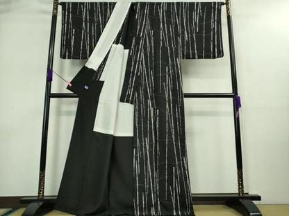 平和屋着物●極上　創業140年　小糸染芸の四代目　小糸敏　小紋　背抜き仕立て　間道　黒地　逸品　DZAA9070kh5