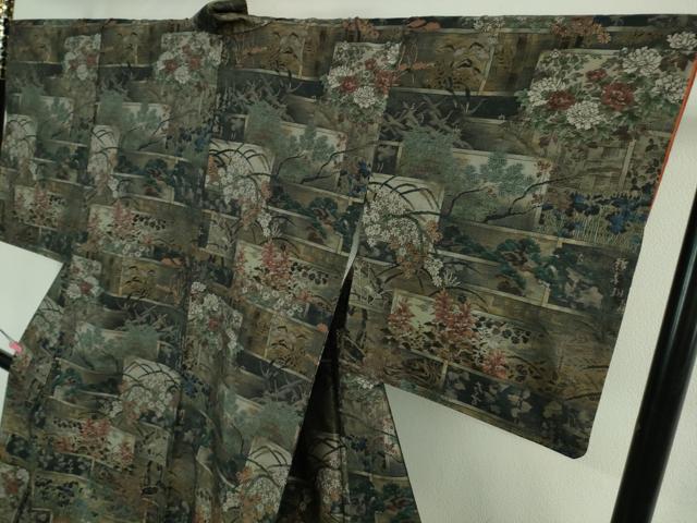 平和屋本店■極上 白泥染の第一人者・絣の魔術師 恵積五郎 本場大島紬 恵大島織物謹製 飛鶴吉祥花文 さが美扱い 証紙付き 逸品 DZAA9157kh5