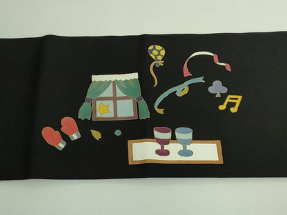 平和屋着物■極上　塩瀬　九寸名古屋帯　クラッカー　兎　ペンギン　苺　黒地　金彩　逸品　DZAA9292kh5