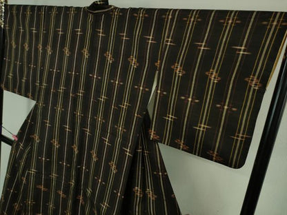 平和屋着物●極上 国指定重要無形文化財 本場久米島紬 手織 逸品 DZAA9373kh5
