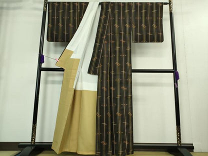 平和屋着物●極上 国指定重要無形文化財 本場久米島紬 手織 逸品 DZAA9373kh5