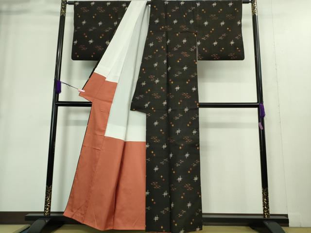平和屋着物●極上 国指定重要無形文化財 本場久米島紬 手織 逸品 DZAA9374kh5
