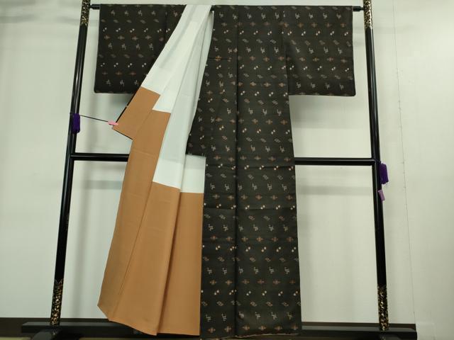 平和屋着物■極上　国指定重要無形文化財　本場久米島紬　手織　逸品　DZAA9375kh5
