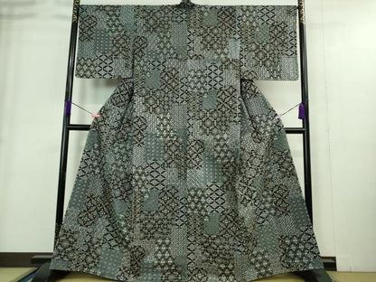 平和屋本店■極上　本場縞大島紬　総刺繍　名物裂花文　黒地　逸品　未使用　DZAA9396kh5