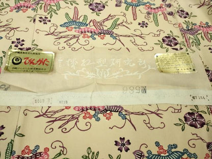 平和屋本店■極上　本場琉球紅型　小紋　松花文　鬼しぼ縮緬　肌色地　高島屋扱い　反端付き　逸品　未使用　DZAA9407kh5