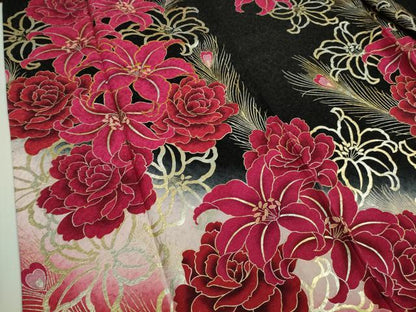 平和屋着物●極上　振袖　刺繍　SweetAngel　舞花文　暈し染め　黒地　金彩　銀通し地　逸品　DZAA9695kh5
