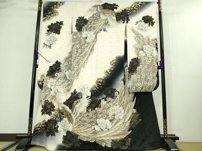 平和屋本店■極上　振袖　刺繍　手描き　孔雀　暈し染め　金彩　白×黒　逸品　DZAA9696kh5