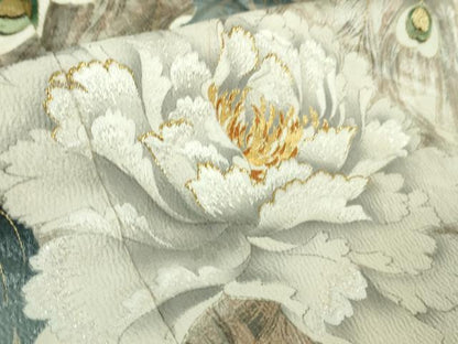 平和屋本店■極上　振袖　刺繍　手描き　孔雀　暈し染め　金彩　白×黒　逸品　DZAA9696kh5