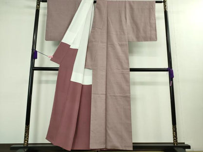 平和屋着物●極上 本場結城紬 重要無形文化財 色無地 梅鼠色 小倉商店謹製 証紙付き 逸品 未使用 DZAA9995kh5
