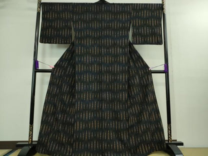 平和屋本店▽極上 青山みとも お召 単衣 絣柄 黒地 逸品 DZAB0135kh5