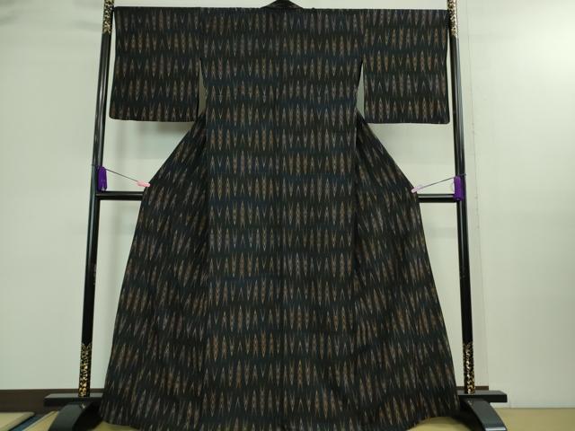平和屋本店▽極上 青山みとも お召 単衣 絣柄 黒地 逸品 DZAB0135kh5