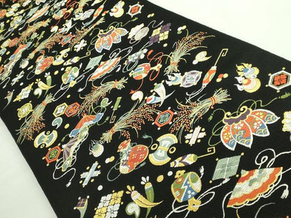 平和屋着物●極上 西陣の老舗 1782年創業 山下織物 六通柄袋帯 唐織 豊年宝尽くし 黒地 金糸 逸品 DZAB0276kh5