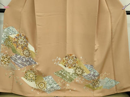 平和屋本店■極上　創業460年・千總　色留袖　駒刺繍　正倉院花文　淡香色　金彩　高島屋扱い　逸品　DZAB0343kh5
