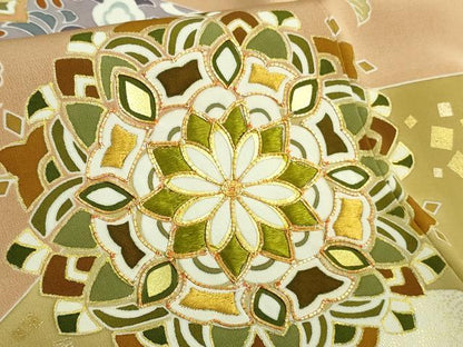 平和屋本店■極上　創業460年・千總　色留袖　駒刺繍　正倉院花文　淡香色　金彩　高島屋扱い　逸品　DZAB0343kh5