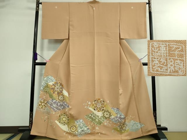 平和屋本店■極上　創業460年・千總　色留袖　駒刺繍　正倉院花文　淡香色　金彩　高島屋扱い　逸品　DZAB0343kh5