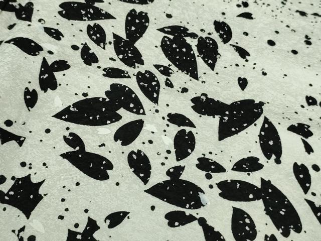 平和屋着物●極上 世界的ファッションデザイナー 山本寛斎 kansaiブランド 訪問着 舞桜 白×黒 逸品 DZAB0568kh5