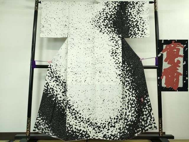 平和屋着物●極上 世界的ファッションデザイナー 山本寛斎 kansaiブランド 訪問着 舞桜 白×黒 逸品 DZAB0568kh5