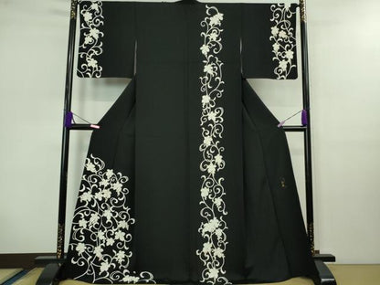 平和屋本店■極上　きもの志麻　岩下志麻ブランド　訪問着　駒刺繍　葡萄唐草文　黒地　金彩　逸品　DZAB0757kh5