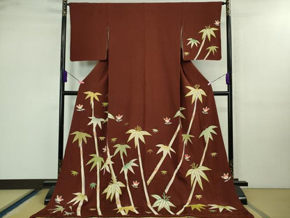 平和屋本店●極上 お引きずり・お引き摺り 訪問着 舞妓 芸妓 芸者 衣装 駒刺繍 笹竹 葡萄色地 金彩 鬼しぼ縮緬 逸品 DZAB0758kh5