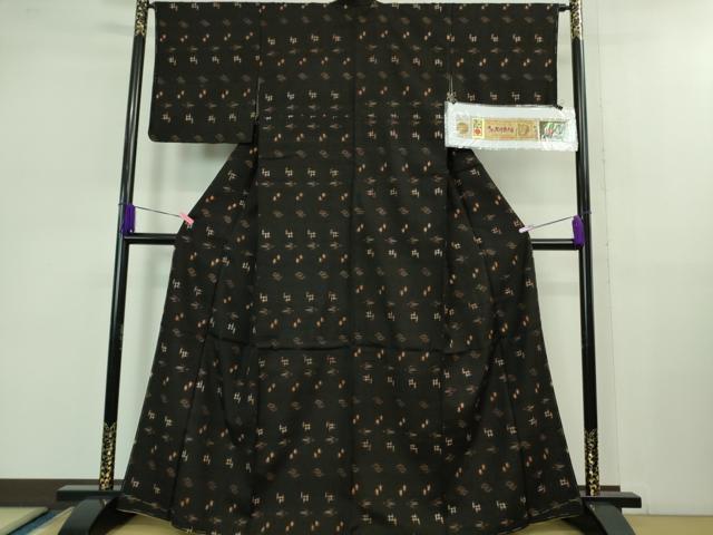 平和屋本店■極上　国指定重要無形文化財　本場久米島紬　新垣ヨシ作　手織　草木染　泥染　証紙付き　逸品　未使用　DZAB1022kh5